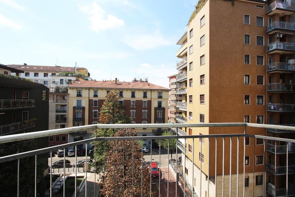 Property building, Day, View (from property/room), Balcony/Terrace, City view