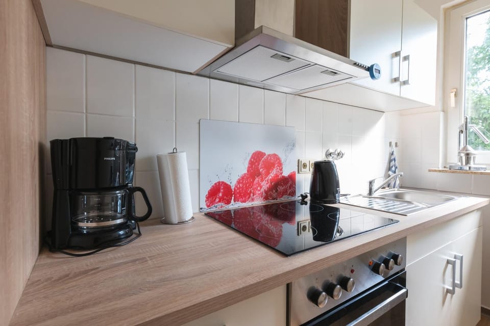 Coffee/tea facilities, Kitchen or kitchenette, pet friendly, stove