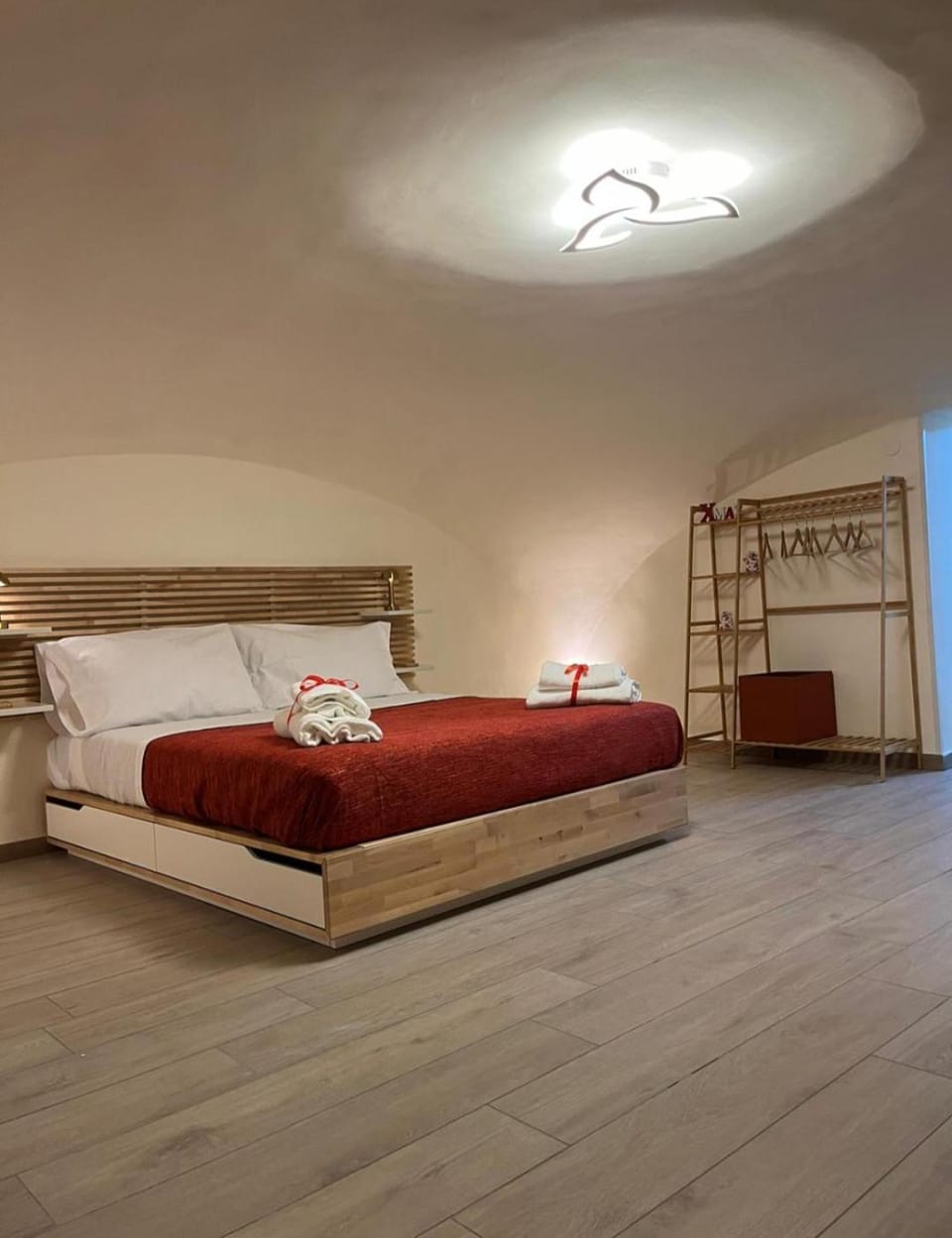 Bed, Photo of the whole room