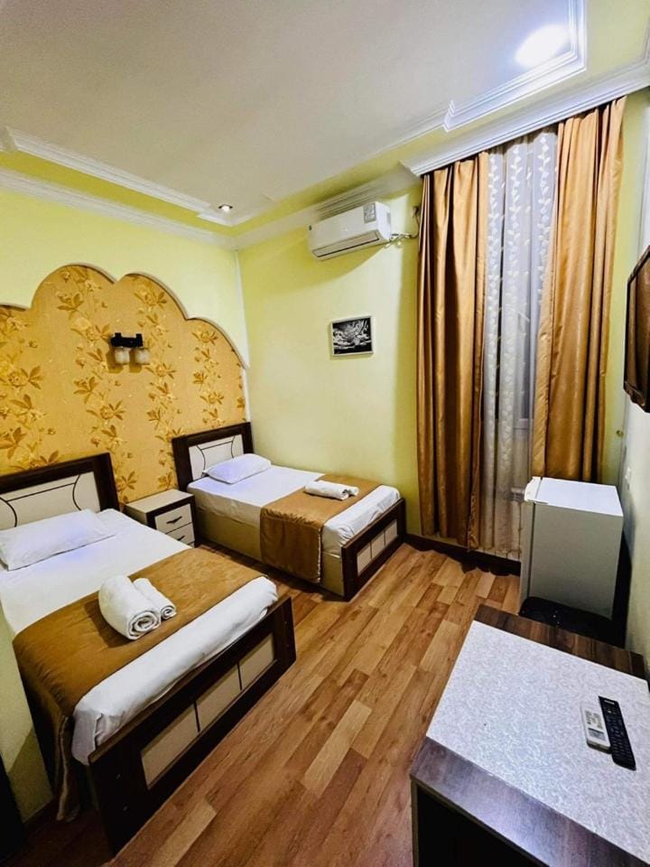Shower, Toilet, Bed, Bathroom, TV and multimedia, Living room, Bedroom, hair dryier, internet, towels, air conditioner