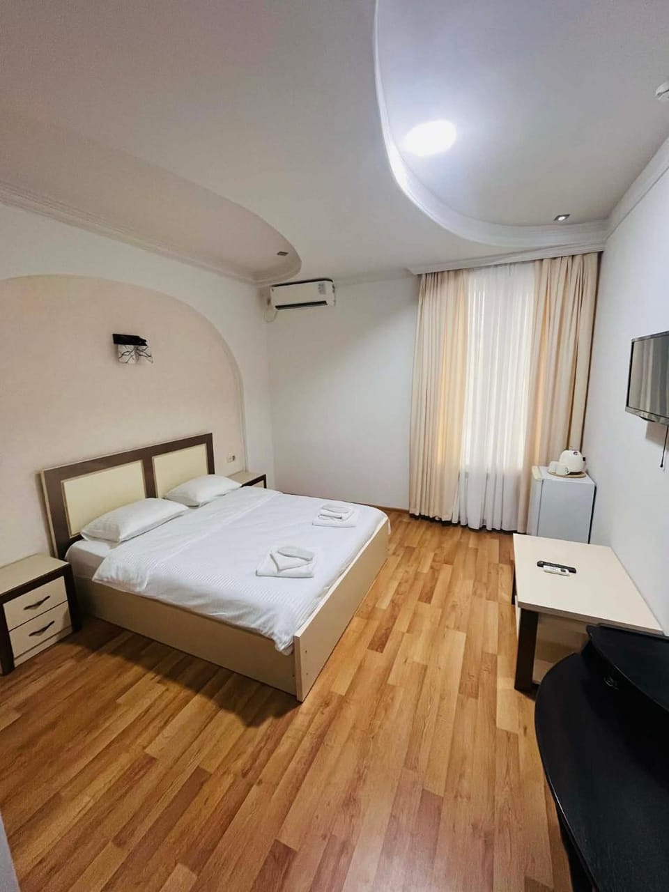 Shower, Toilet, Bed, Bathroom, TV and multimedia, Living room, Bedroom, City view, Location, hair dresser, hair dryier, heating, internet, towels, air conditioner