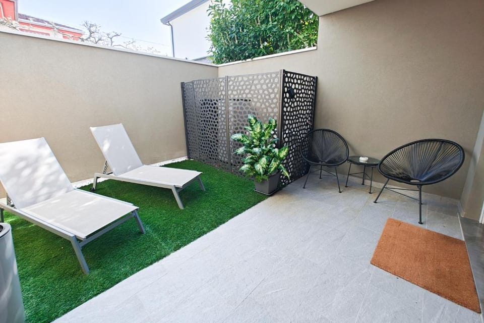 Property building, Garden, Solarium, Garden view