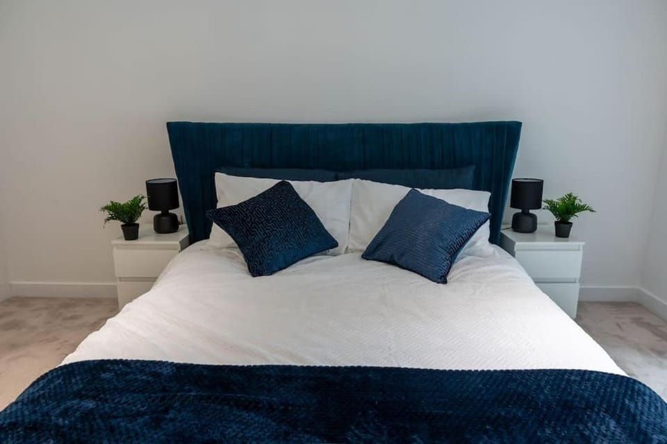 Luxury 1-Bedroom Escape Apartment in London