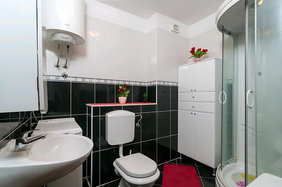 Shower, Bathroom, towels