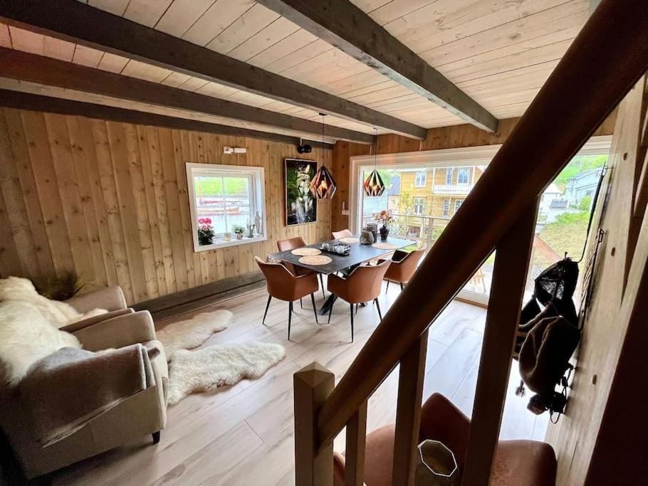 Hus ved Valsøyfjorden House in Trondelag
