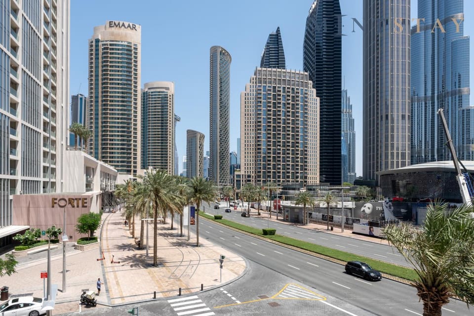 Burj Crown , Downtown Dubai - Mint Stay Apartment in Dubai