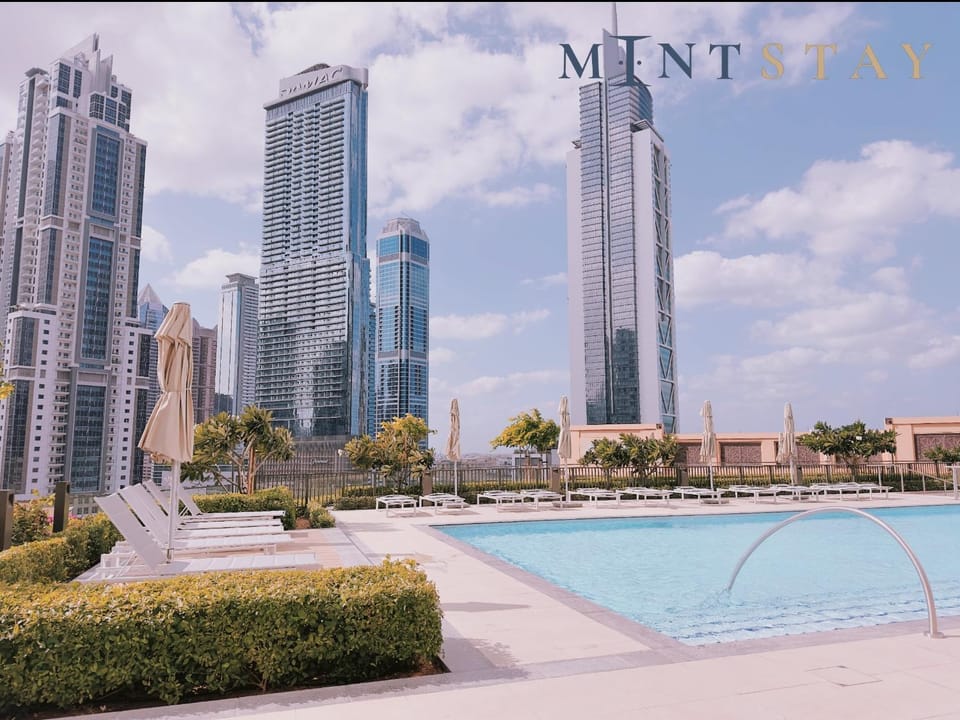 Burj Crown , Downtown Dubai - Mint Stay Apartment in Dubai