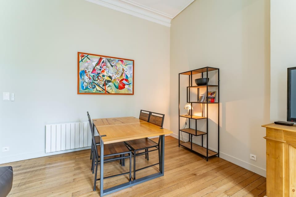 Magnifiques et lumineux Appartement de charme aux Quinconces ideal pour 4 ou 6 personnes Apartment in Bordeaux