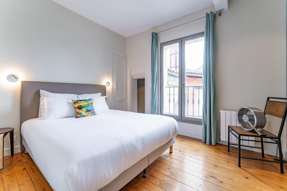 Magnifiques et lumineux Appartement de charme aux Quinconces ideal pour 4 ou 6 personnes Apartment in Bordeaux
