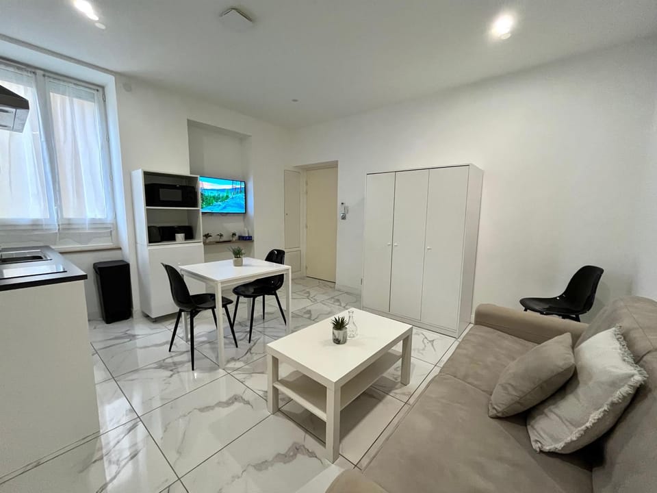 TV and multimedia, Living room, heating, kitchen, air conditioner