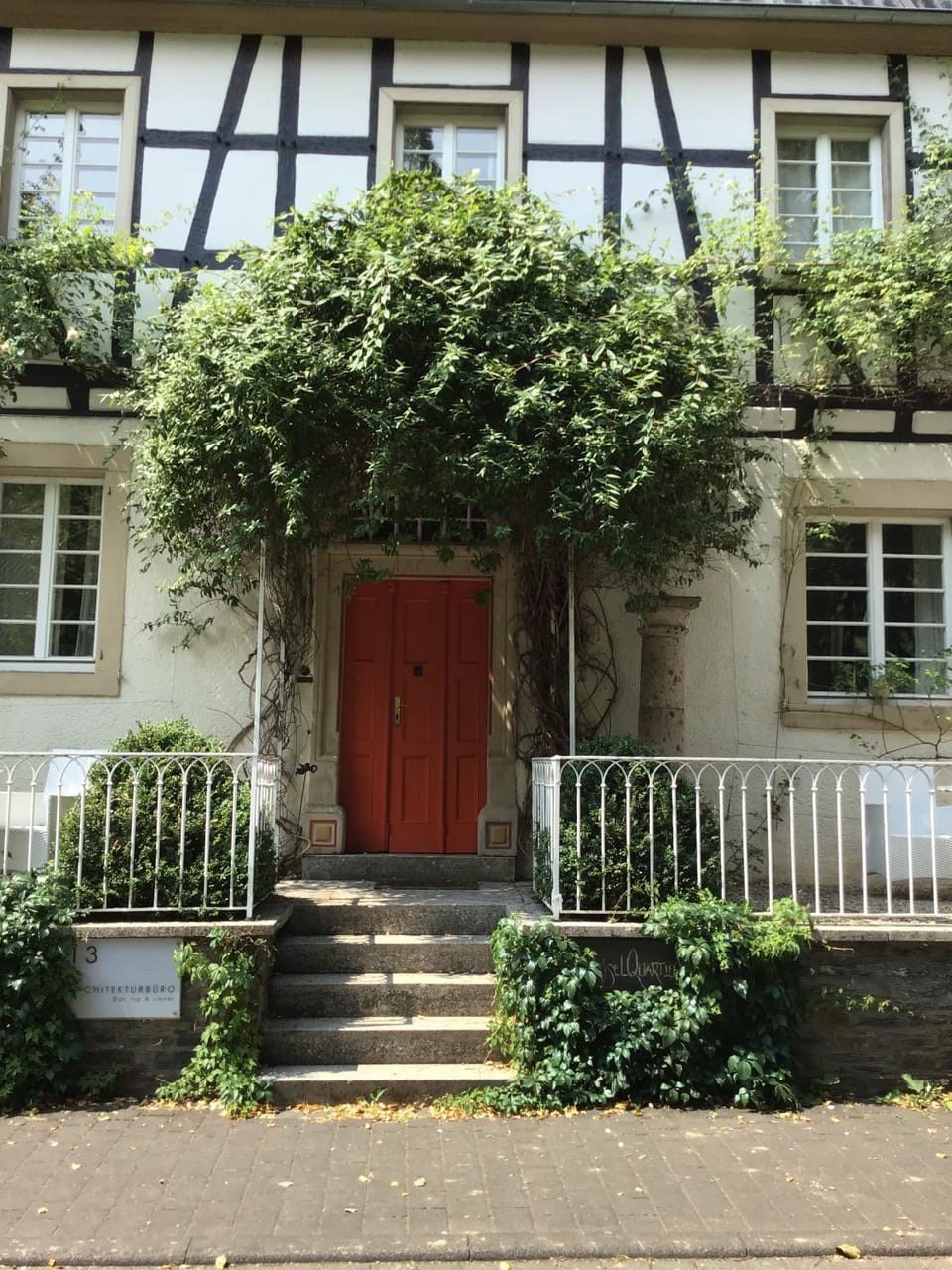 Facade/entrance