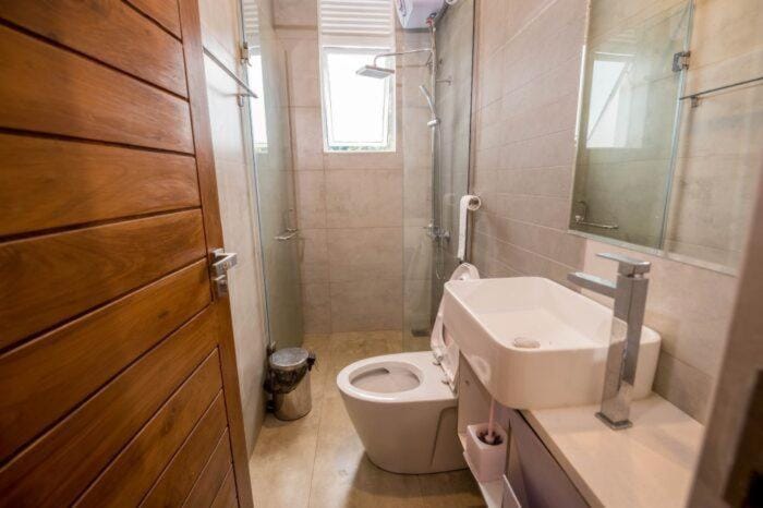 Shower, Toilet, Bathroom, bidet, towels
