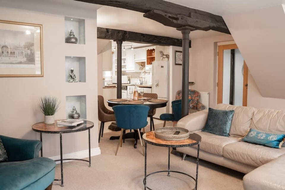 2 Bed - City Centre on your doorstep Parking House in Chester