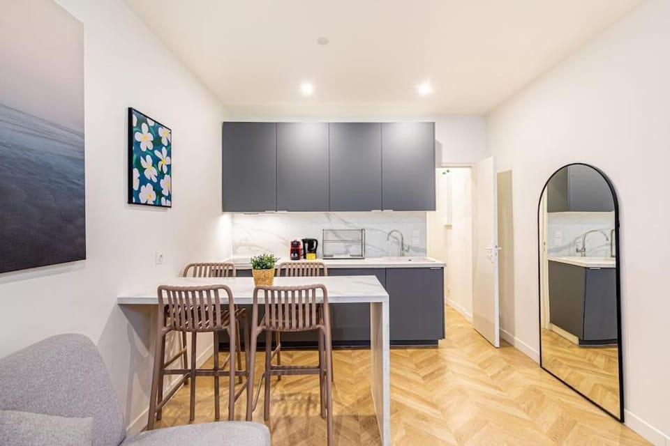 Appartement moderne pour 4 proche Arc de Triomphe Apartment in Paris