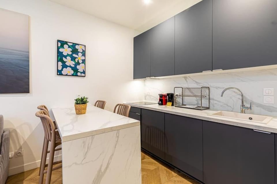 Appartement moderne pour 4 proche Arc de Triomphe Apartment in Paris