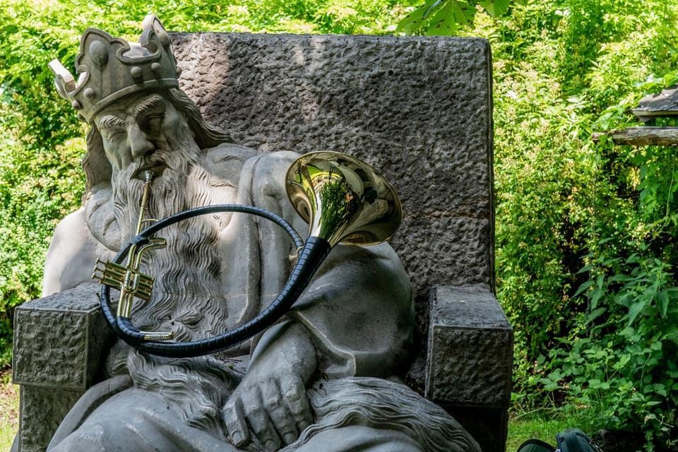 Nearby landmark, Garden