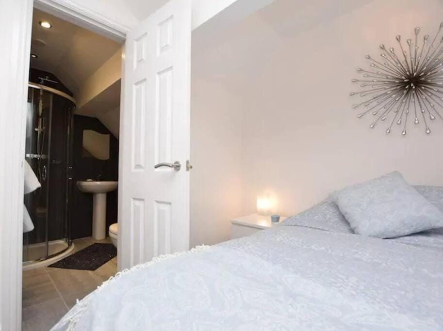 Eastfield Lodge with Hot Tub House in England