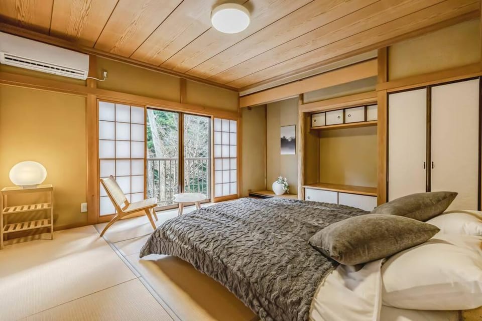 Bed, Photo of the whole room, Bedroom, air conditioner