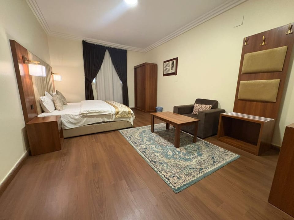 Bed, Photo of the whole room, Seating area, Bedroom, wardrobe