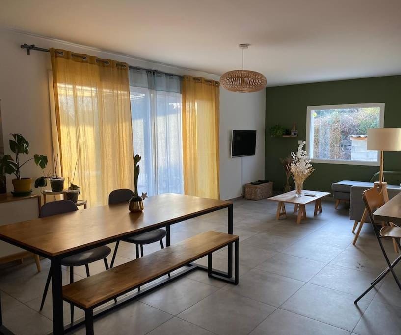 Une parenthèse face aux vignes Villa in Sorgues
