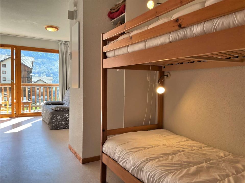 Appartement 2 pièces, 6 pers, animaux admis, parking, près des pistes Apartment in Provence-Alpes-Côte d'Azur