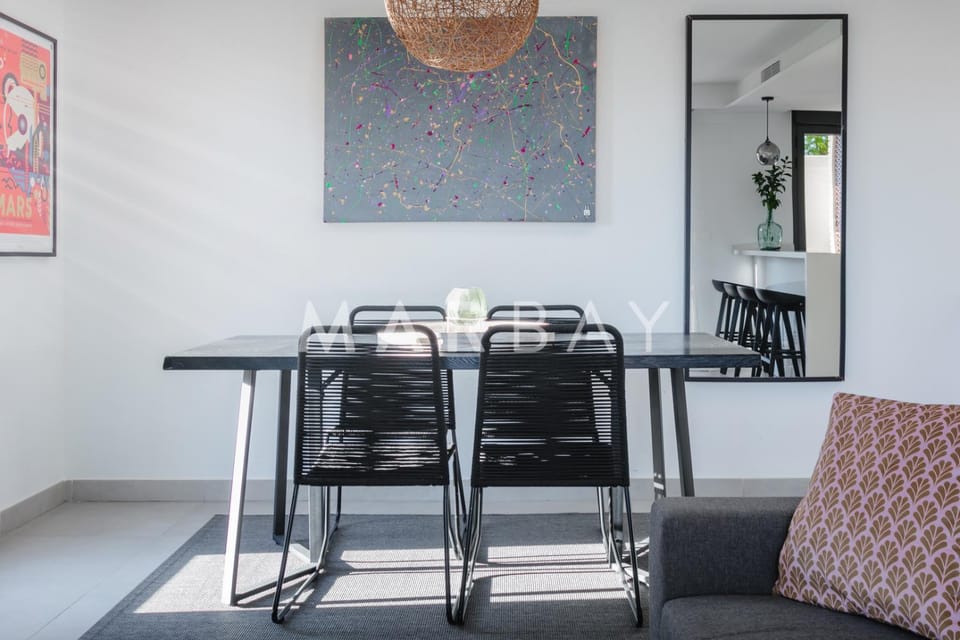Living room, Dining area