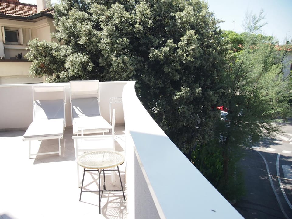 Property building, View (from property/room), Balcony/Terrace