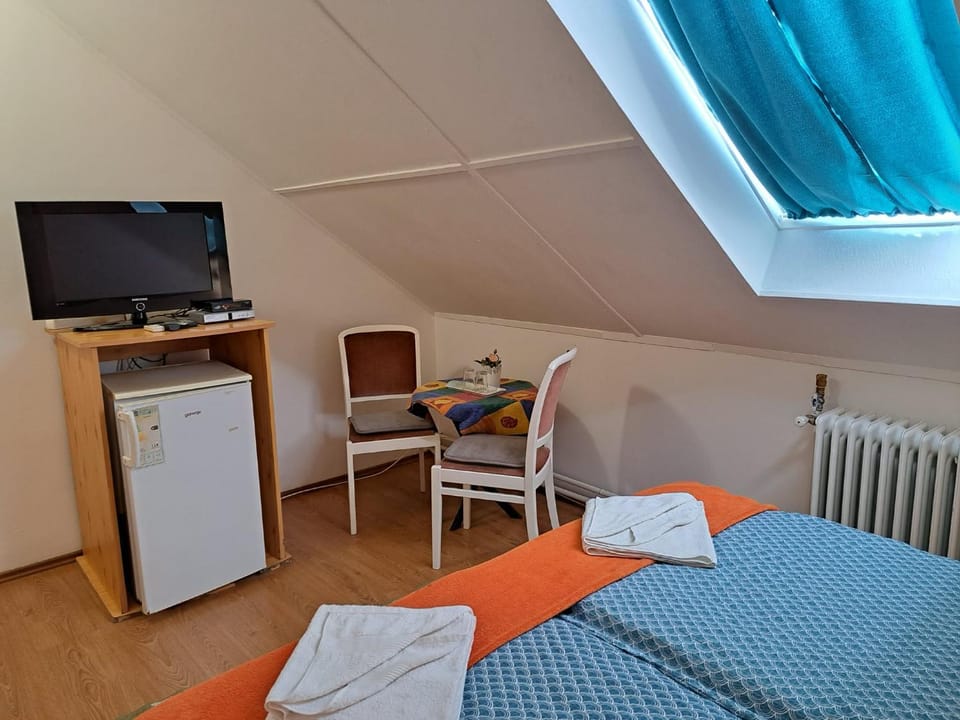 Communal lounge/ TV room, Photo of the whole room