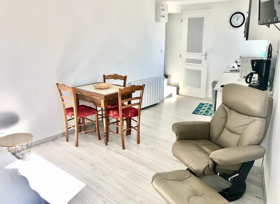 Studio indépendant confortable Apartment in Auvergne-Rhône-Alpes