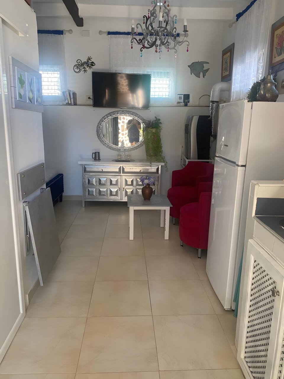 Kitchen or kitchenette, Living room