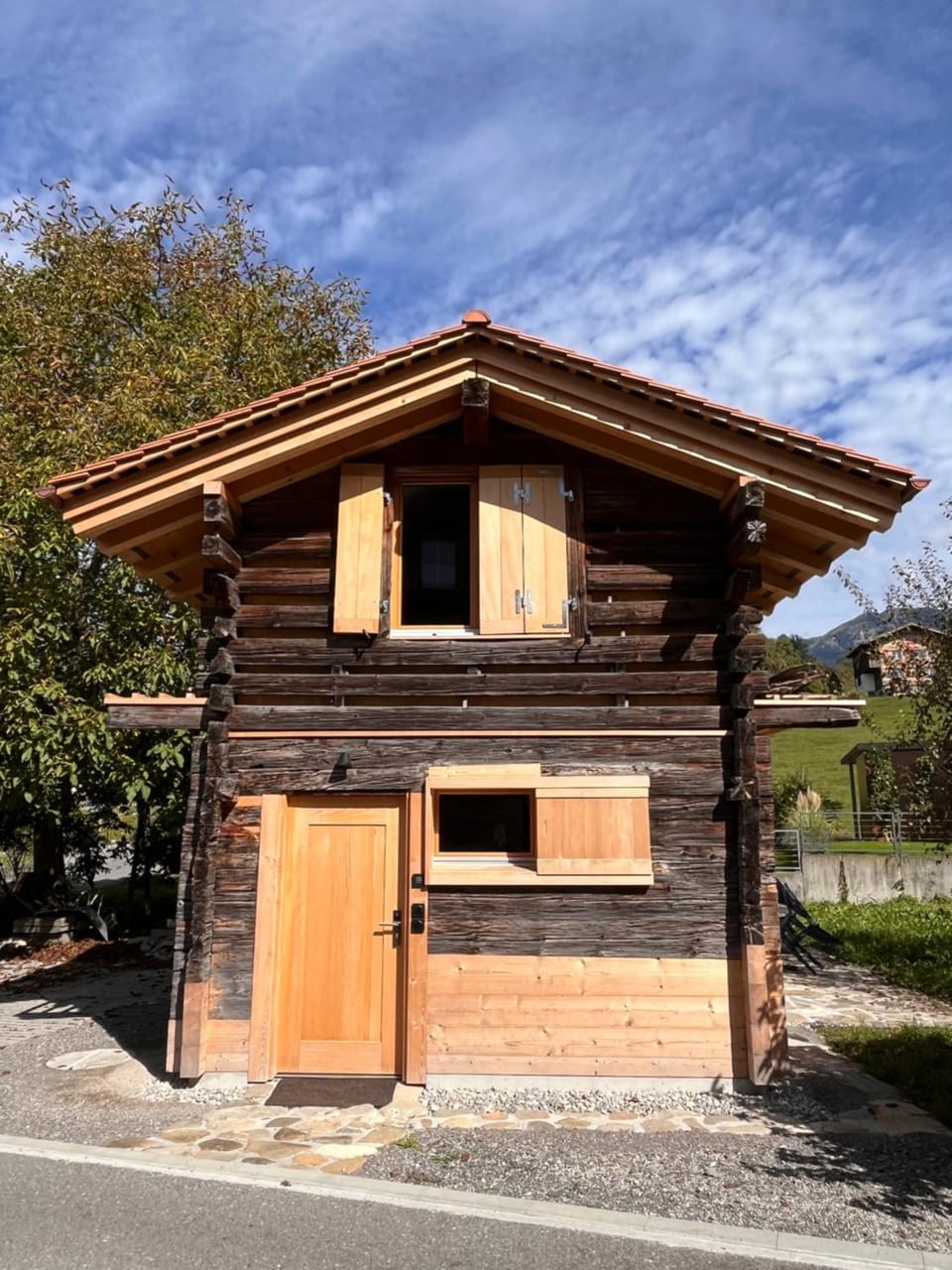 Property building, Facade/entrance, Day, Summer