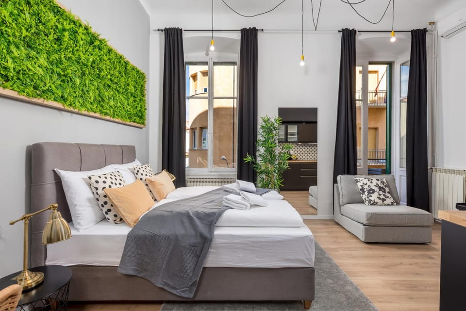 Bed, Photo of the whole room