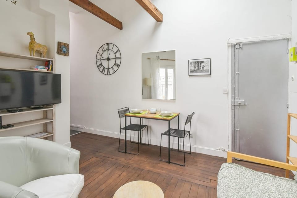 Appartement Surcouf - Welkeys Apartment in Paris