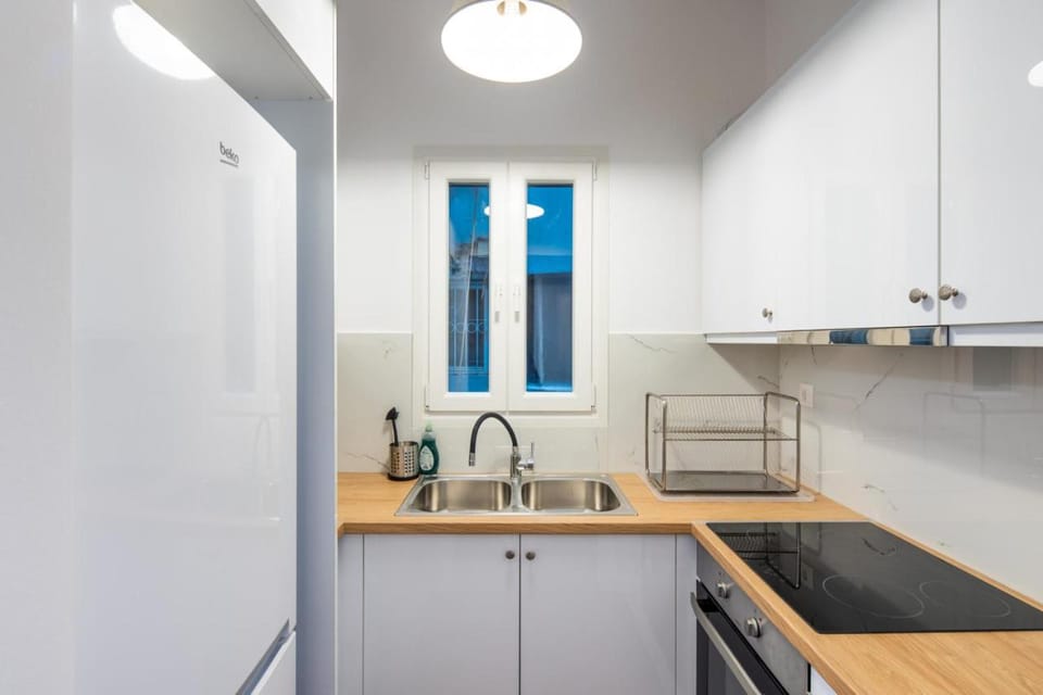 Kitchen or kitchenette, pet friendly, stove, kitchen