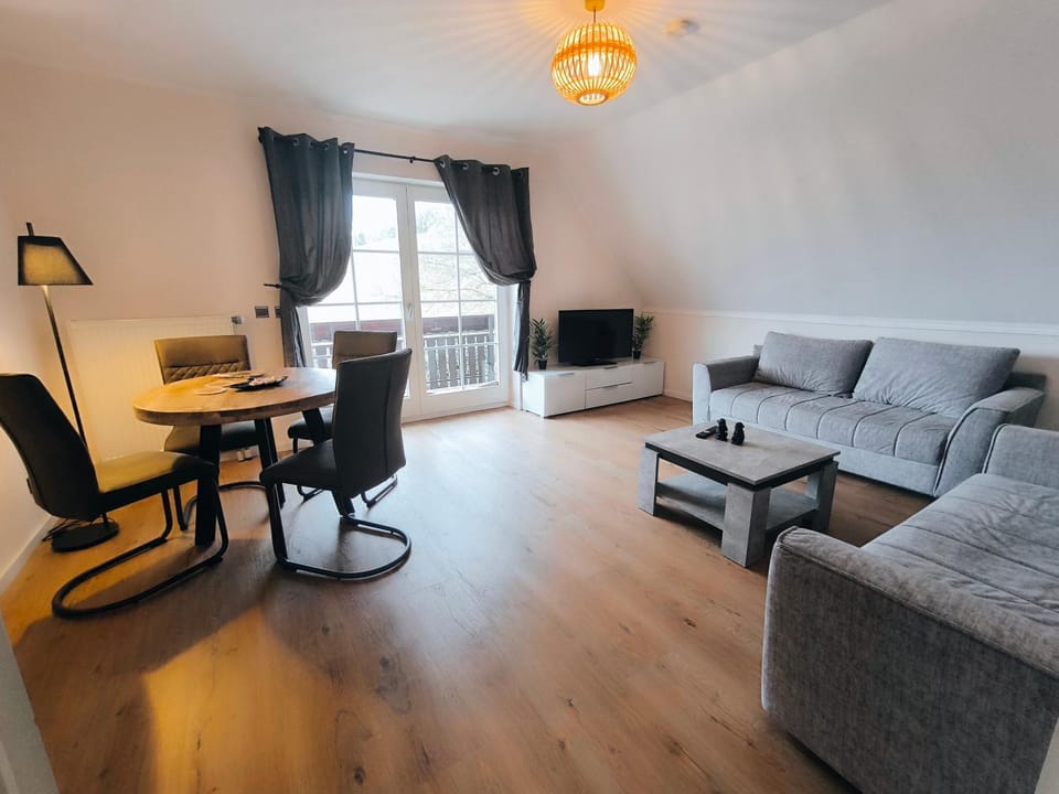 Living room, Dining area, Food