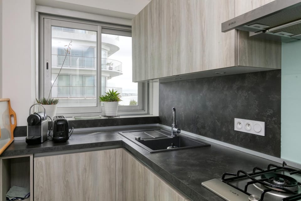 Kitchen or kitchenette, Living room