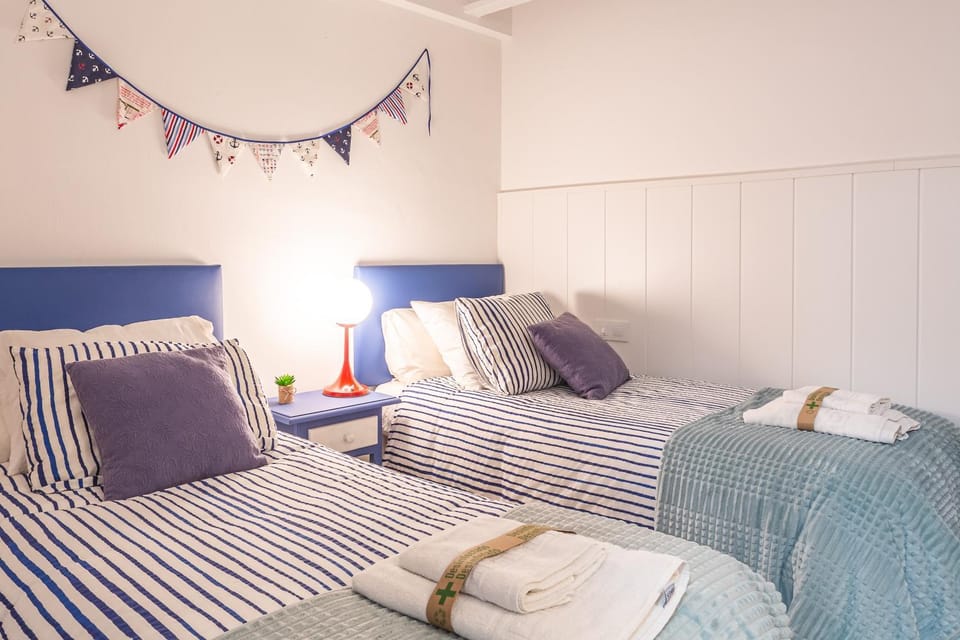 Property building, Living room, Bedroom