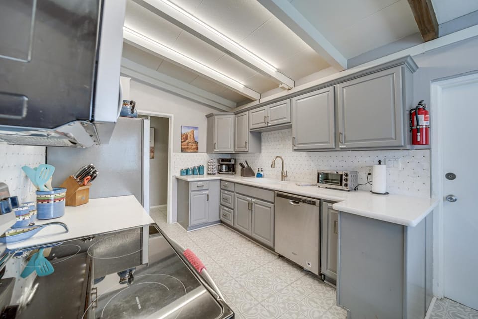 Pet-Friendly Sedona Home Hot Tub, Walk to Trails! House in Sedona