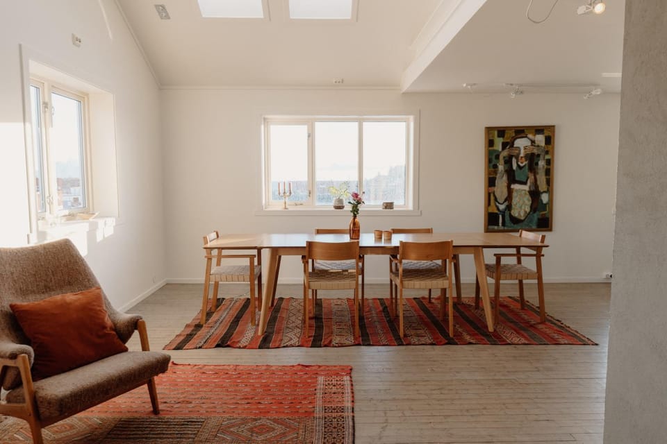 Living room, Seating area, Dining area