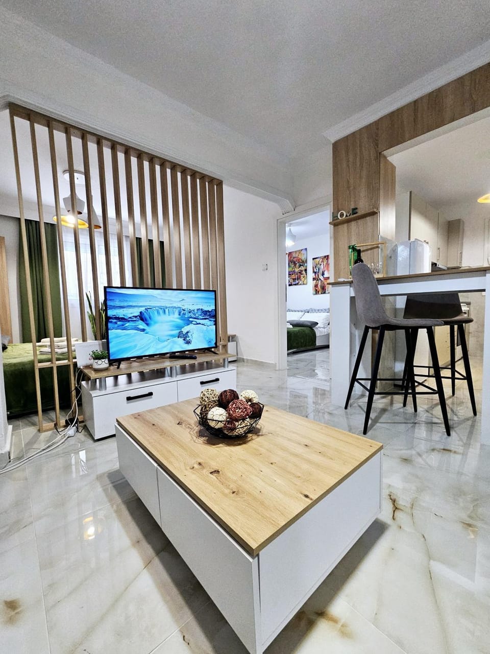 TV and multimedia, Kitchen or kitchenette, Dining area, oven