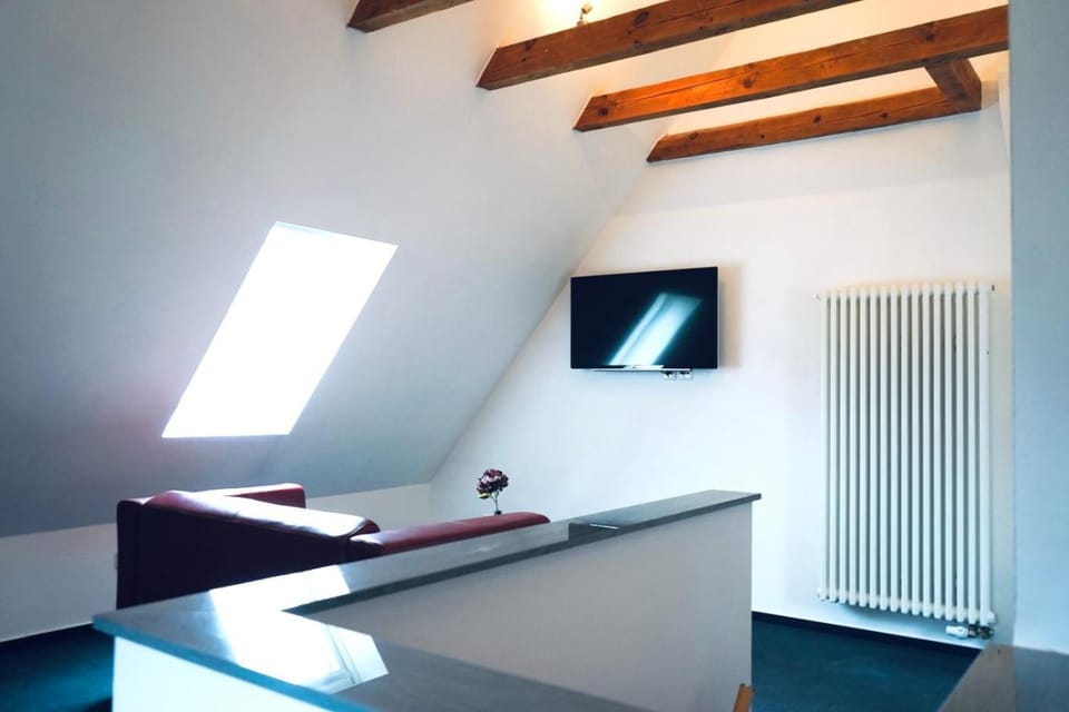 TV and multimedia, Seating area