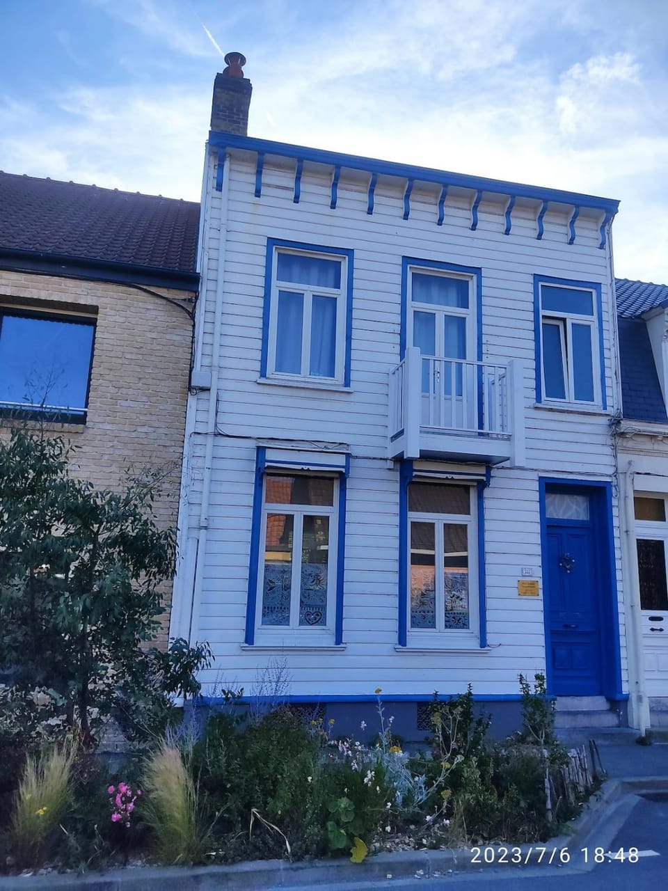 Jolie Maison en Bois Authentique House in Dunkirk