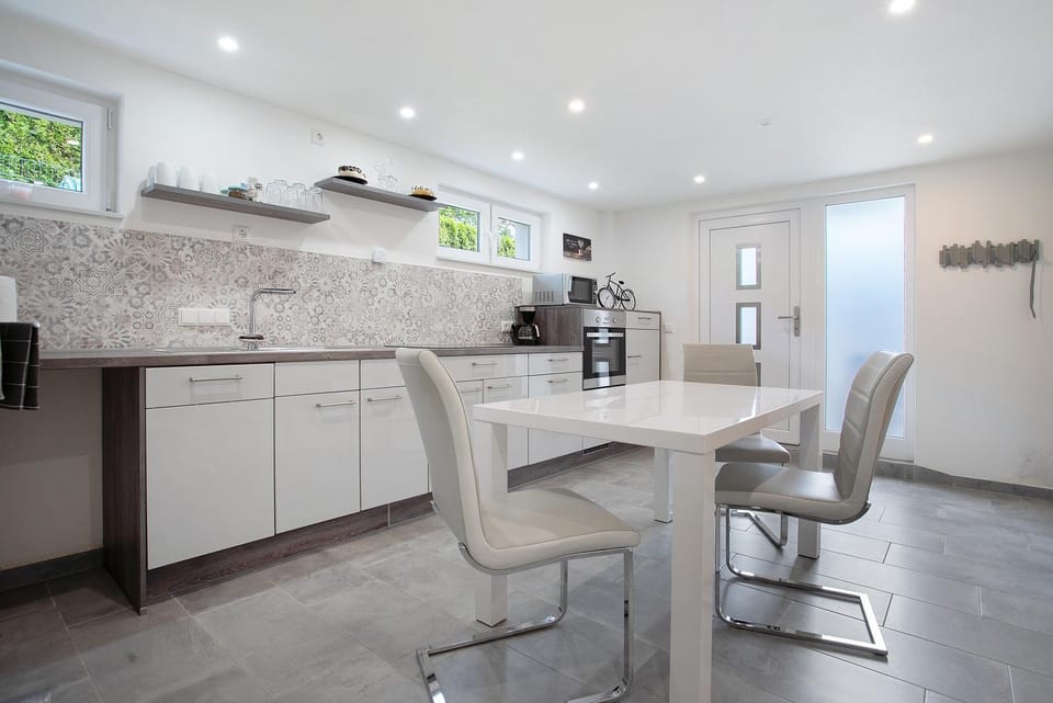 Property building, Kitchen or kitchenette, Living room