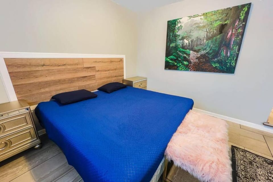 Spacious 3BR 3 Bath close to Niagara Falls Apartment in Niagara Falls