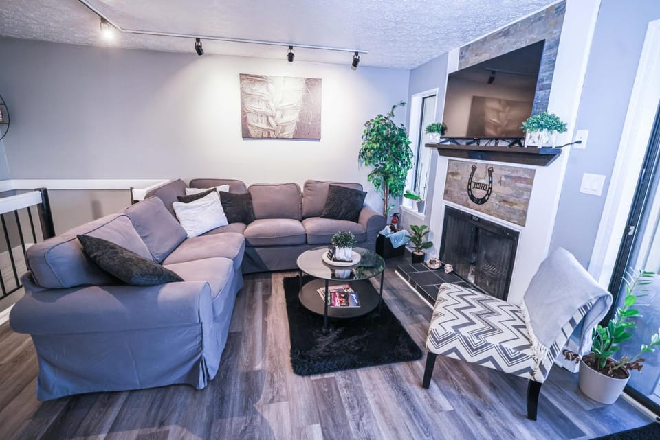 TV and multimedia, Living room, Seating area