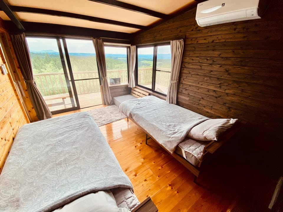 黒川温泉から車で10分、阿蘇一望の貸切サウナ&一棟貸切宿【Deepspot】 House in Fukuoka Prefecture