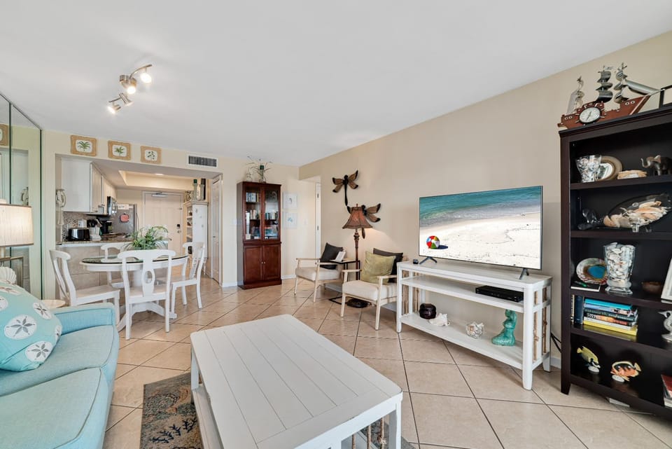 Surfside Shores 1503 House in West Beach