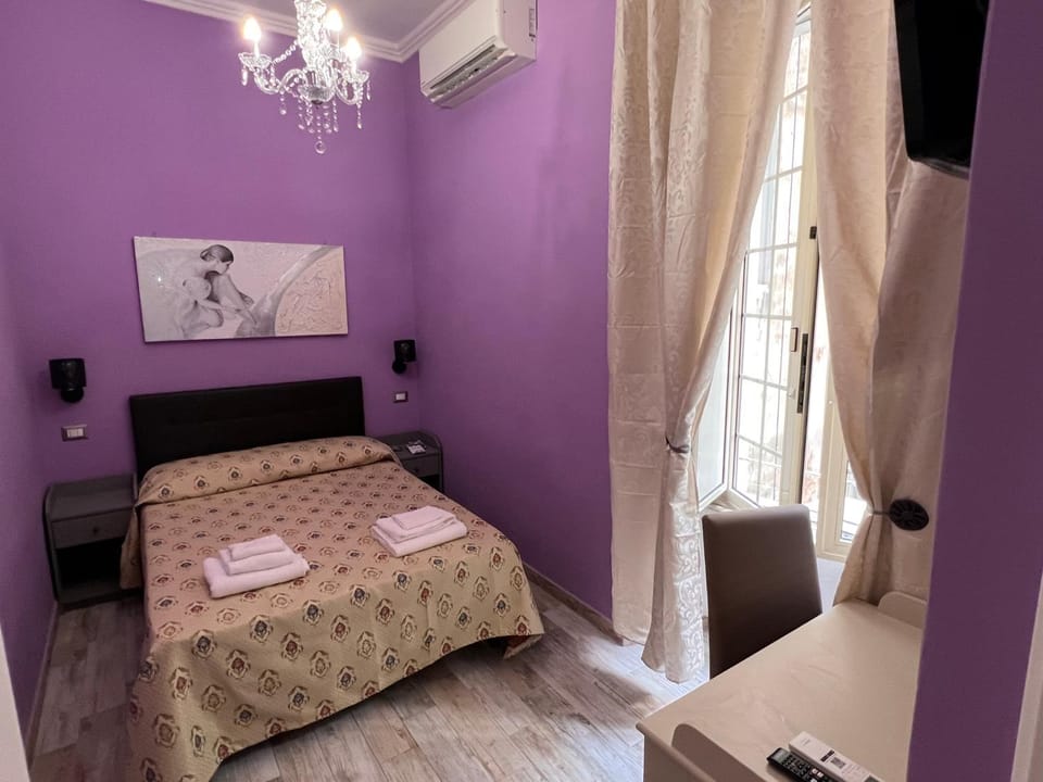 Bed, Bedroom, air conditioner