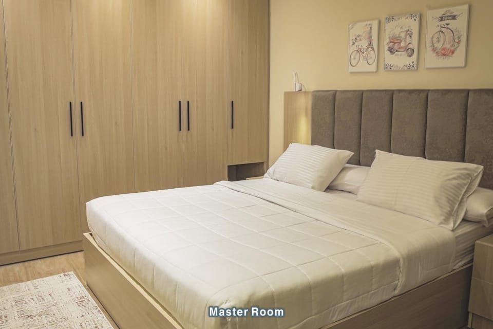 Bed, Photo of the whole room, Bedroom, wardrobe