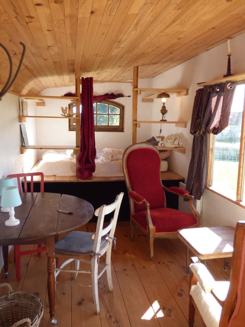 la Roulotte de la Borde Campground/ 
RV Resort in Occitanie